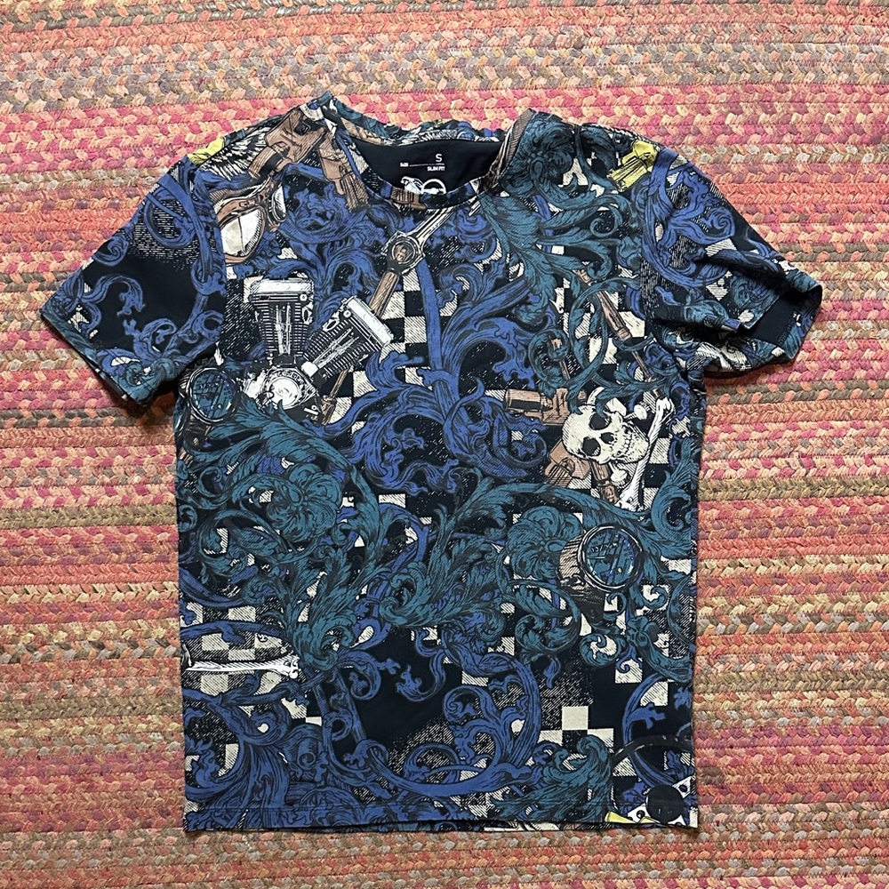 NWOT WEAR MEDICINE TATTOO PRINT DAMASK SKULL TEE